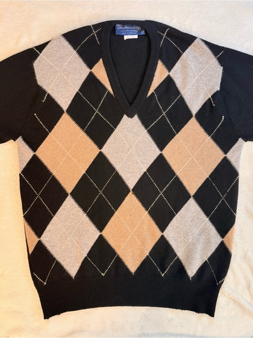 Burberry Cashmere Black Tan Gray Argyle V‑Neck Sweater Vintage Sz 44